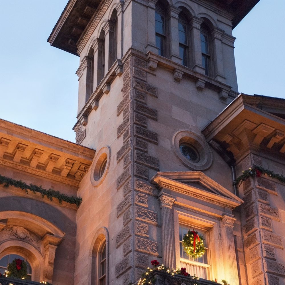 01 victoria mansion exterior at christmas