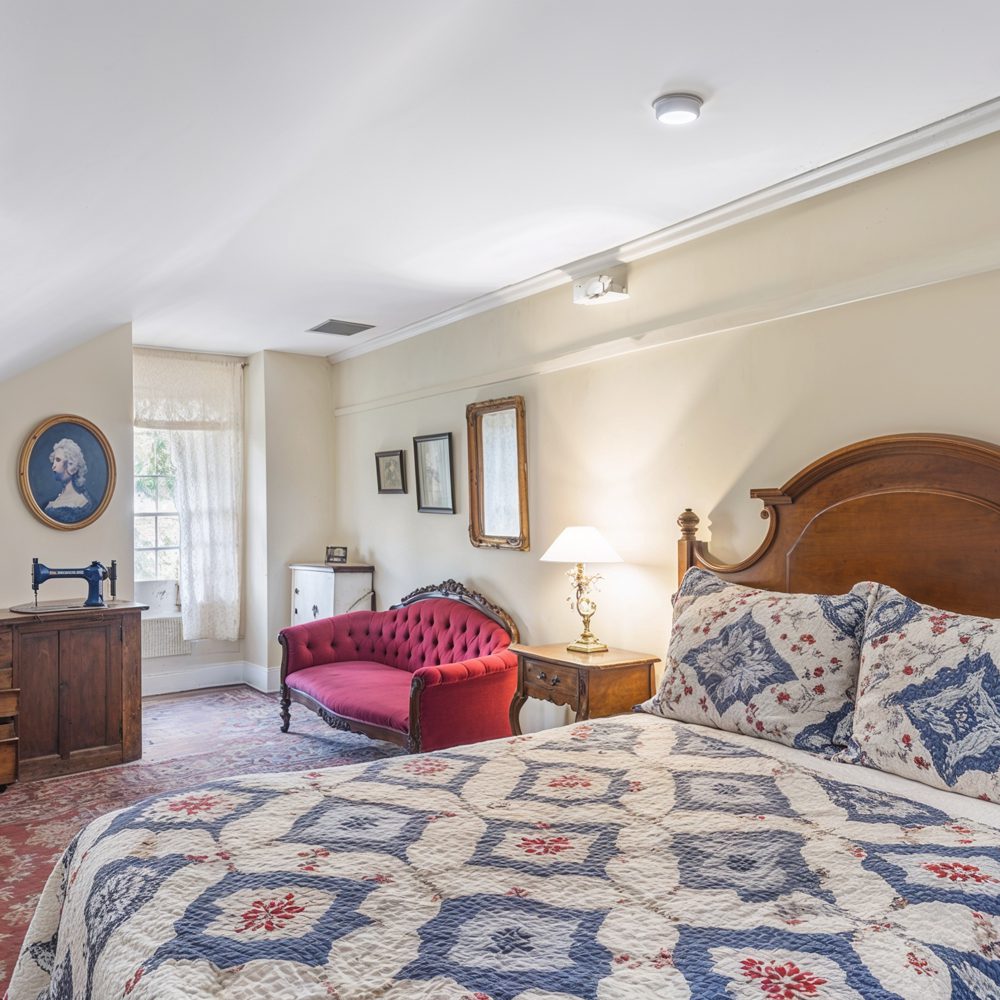 andrew jennings room in lizzie borden house cozy victorian ret