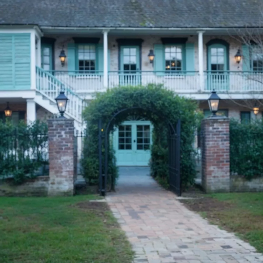 09 brick courtyard entrance at myrtles plantation