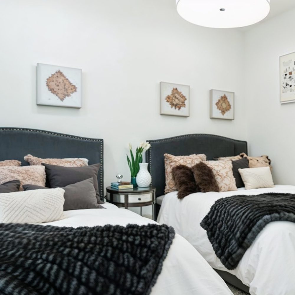 08 cozy guest bedroom in jon rahm%e2%80%99s scottsdale estate