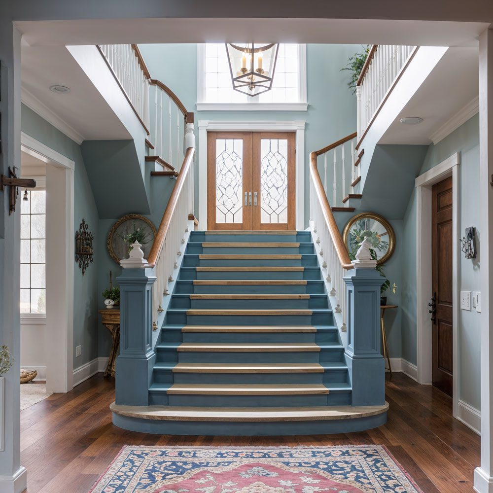 Staircase before makeover