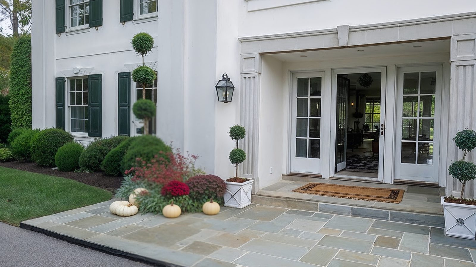 elegant entrance to joe biden%e2%80%99s lakefront home