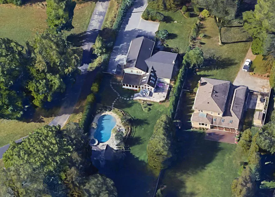 jason and kylie kelce house 01