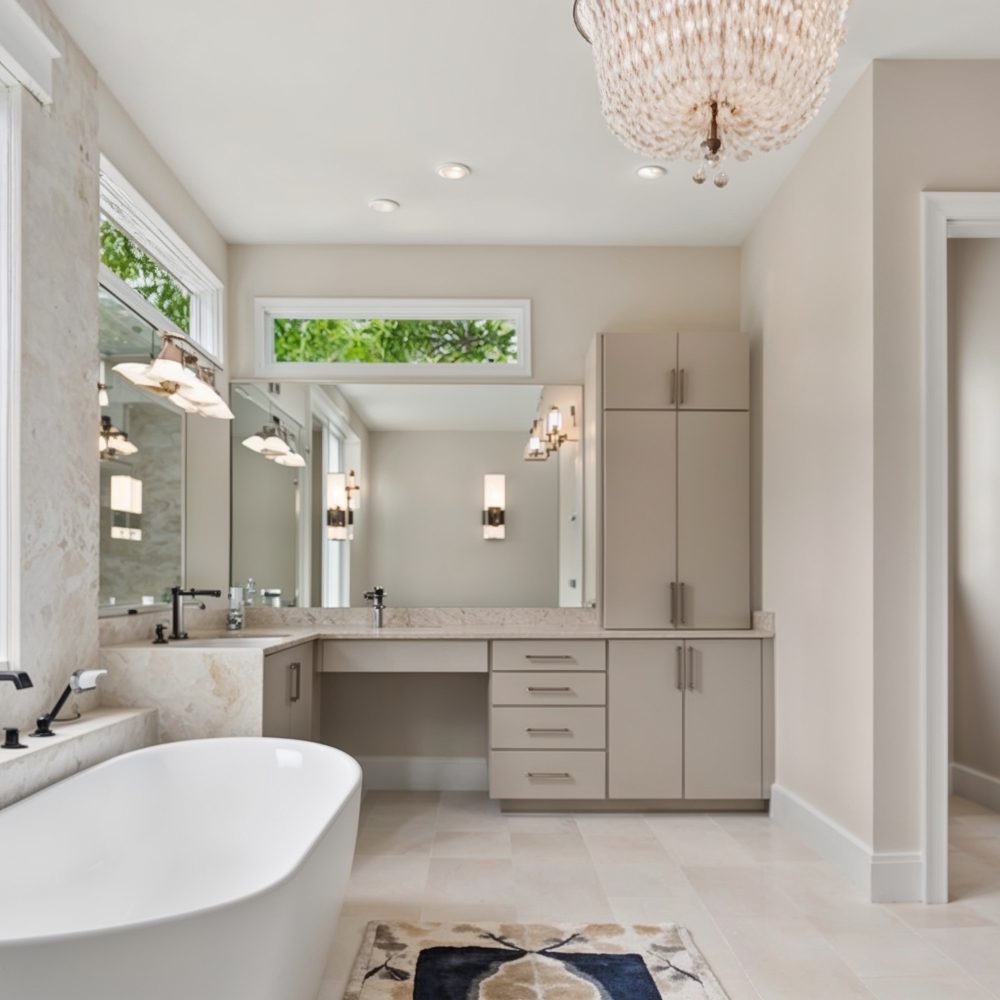 05 luxurious primary bathroom