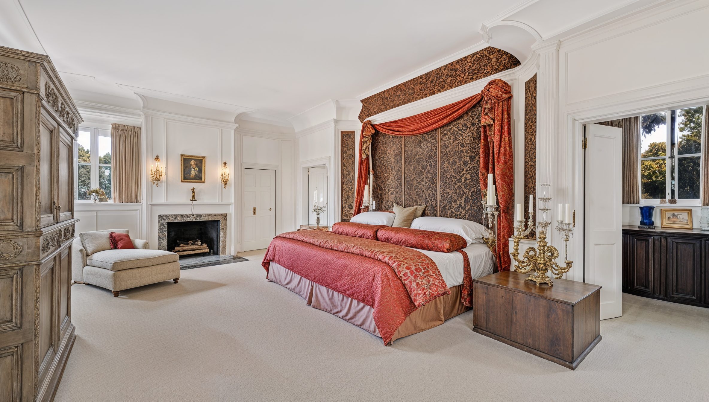 The Master Bedroom – Regal Luxury With A Hollywood Flair